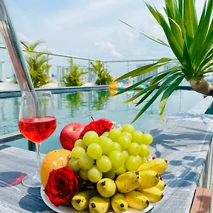 Отель Hera Luxury